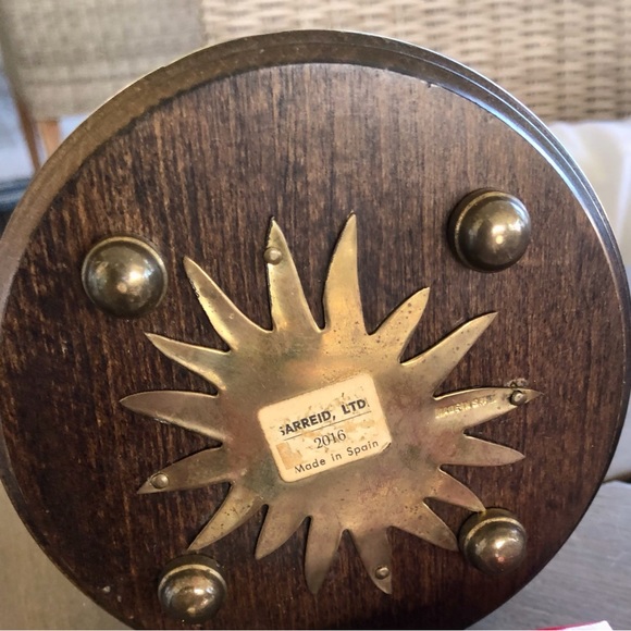 Sarreid Ltd brass hourglass made in Spain pure quality . On wood base - Picture 3 of 4